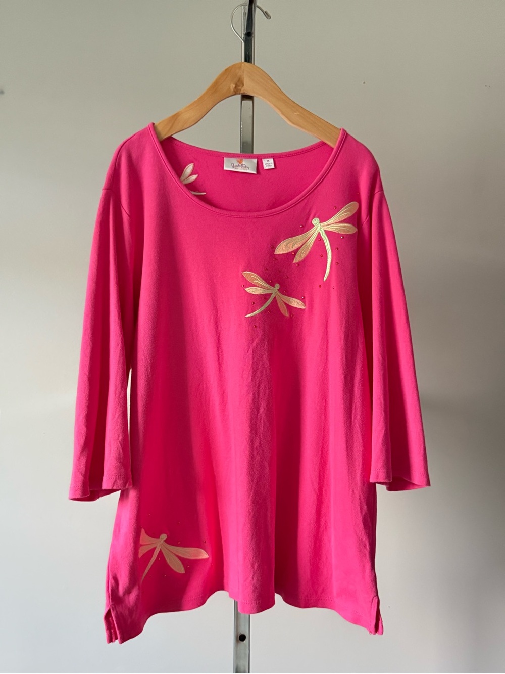 Quacker Factory Hot Pink Dragonfly Rhinestone Top 1X - Picture 4 of 14